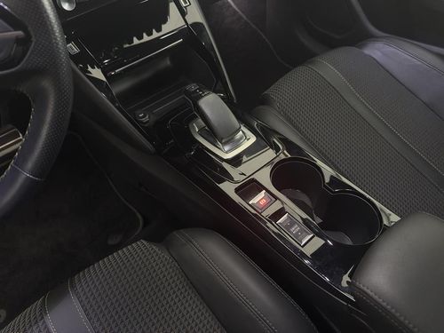 Peugeot e-208 - Photo 32