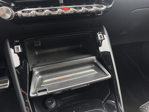 Peugeot e-2008 - Photo 30