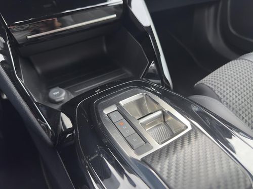 Peugeot e-2008 - Photo 31