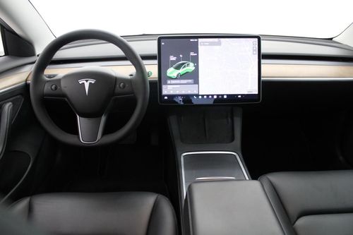 Tesla Model 3 - Photo 15