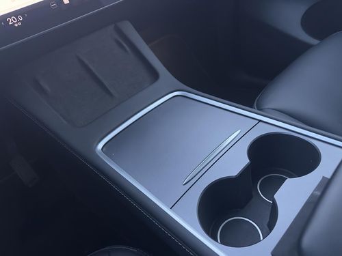 Tesla Model Y - Photo 23