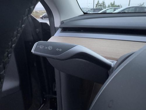 Tesla Model Y - Photo 24