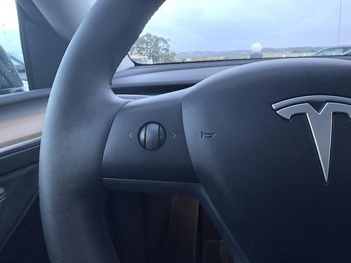 Tesla Model Y - Photo 26