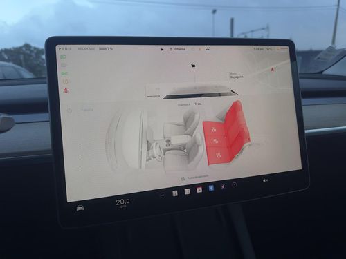 Tesla Model Y - Photo 32