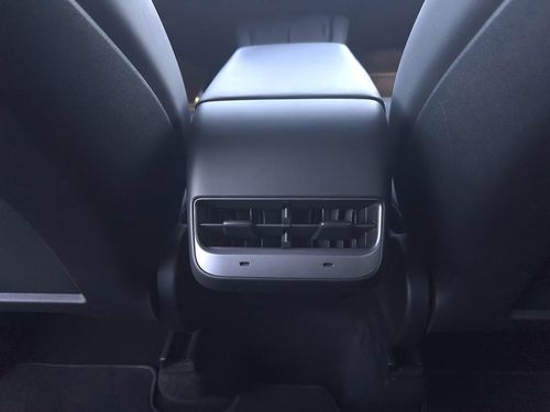 Tesla Model Y - Photo 37