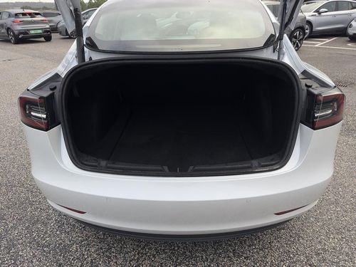 Tesla Model 3 - Photo 13