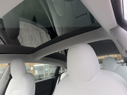 Tesla Model 3 - Photo 17