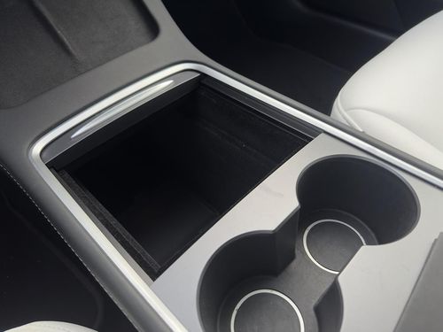 Tesla Model 3 - Photo 25