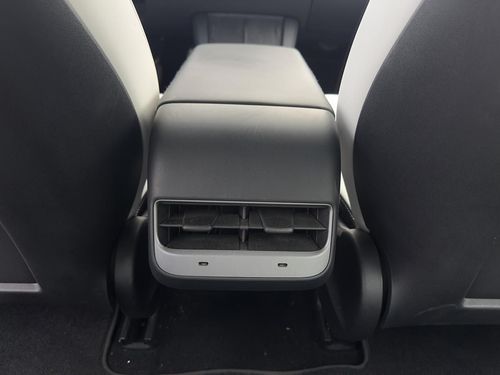 Tesla Model 3 - Photo 27