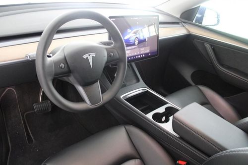 Tesla Model Y - Photo 12