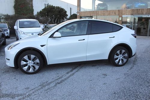 Tesla Model Y - Photo 9