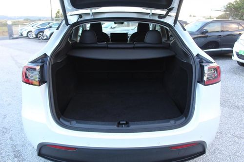 Tesla Model Y - Photo 16