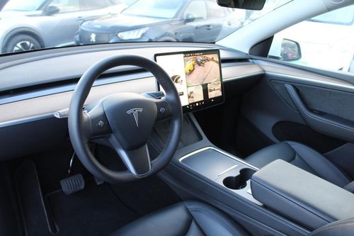 Tesla Model Y - Photo 20