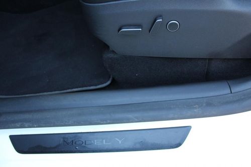 Tesla Model Y - Photo 22