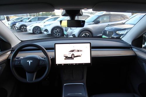 Tesla Model Y - Photo 39