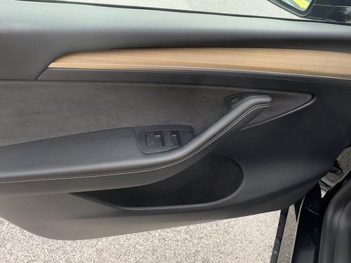 Tesla Model Y - Photo 12