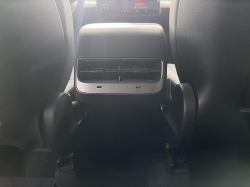 Tesla Model Y - Photo 21