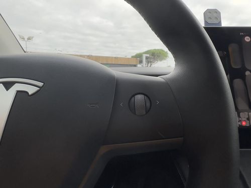 Tesla Model Y - Photo 25