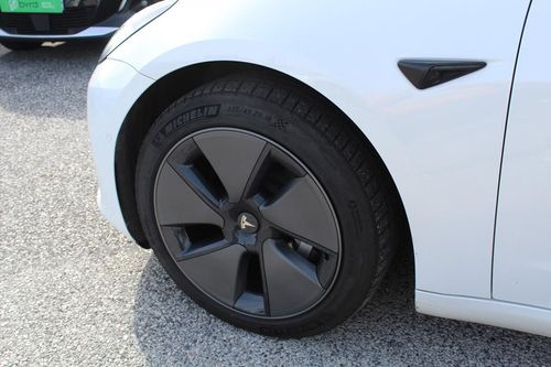 Tesla Model 3 - Photo 7