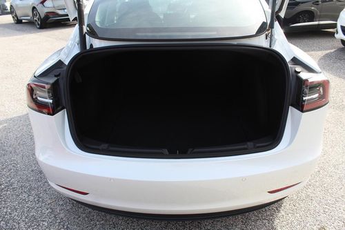Tesla Model 3 - Photo 13