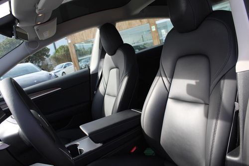 Tesla Model 3 - Photo 18