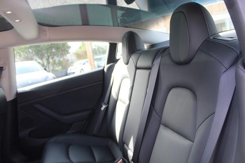 Tesla Model 3 - Photo 28