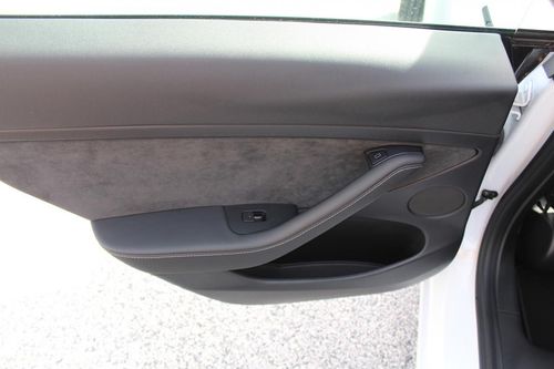 Tesla Model 3 - Photo 27