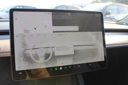 Tesla Model 3 - Photo 30