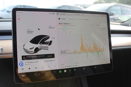 Tesla Model 3 - Photo 32