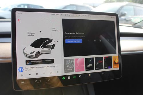 Tesla Model 3 - Photo 37