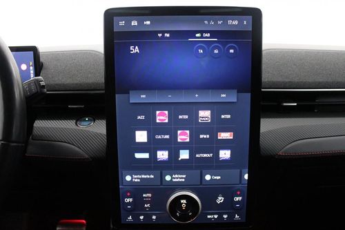 Ford Mustang Mach-E - Photo 22