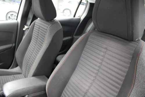 Peugeot e-208 - Photo 10