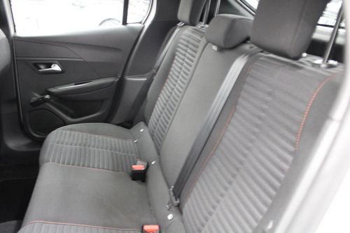 Peugeot e-208 - Photo 13