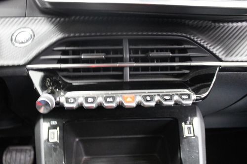 Peugeot e-208 - Photo 20