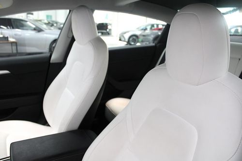 Tesla Model 3 - Photo 11