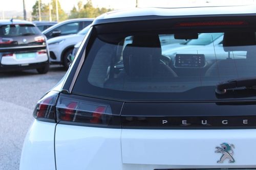 Peugeot e-2008 - Photo 11