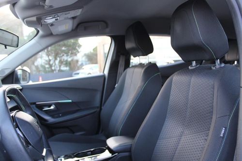 Peugeot e-2008 - Photo 18