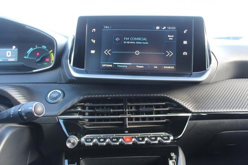 Peugeot e-2008 - Photo 19