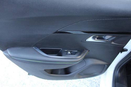 Peugeot e-2008 - Photo 24