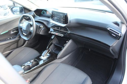 Peugeot e-2008 - Photo 17