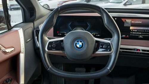 BMW iX - Photo 30