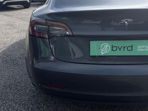 Tesla Model 3 - Photo 12