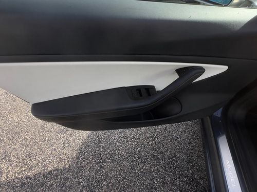 Tesla Model 3 - Photo 14