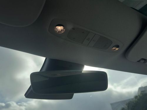 Tesla Model 3 - Photo 17