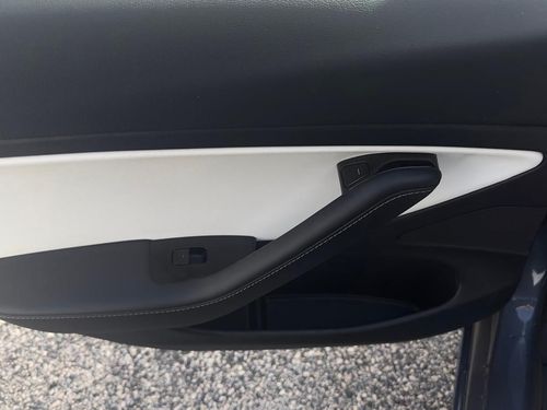 Tesla Model 3 - Photo 23