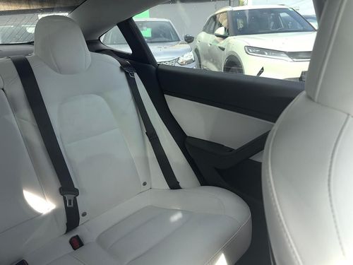 Tesla Model 3 - Photo 24