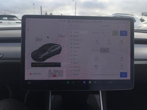Tesla Model 3 - Photo 43