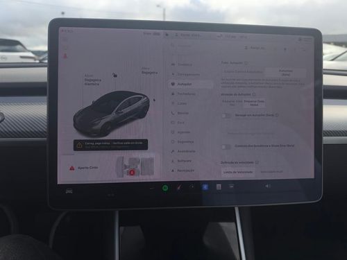 Tesla Model 3 - Photo 40