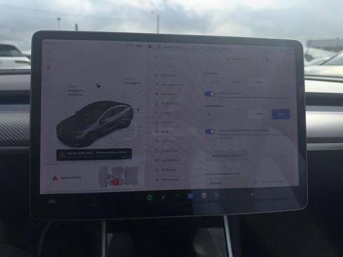 Tesla Model 3 - Photo 36