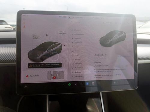 Tesla Model 3 - Photo 32